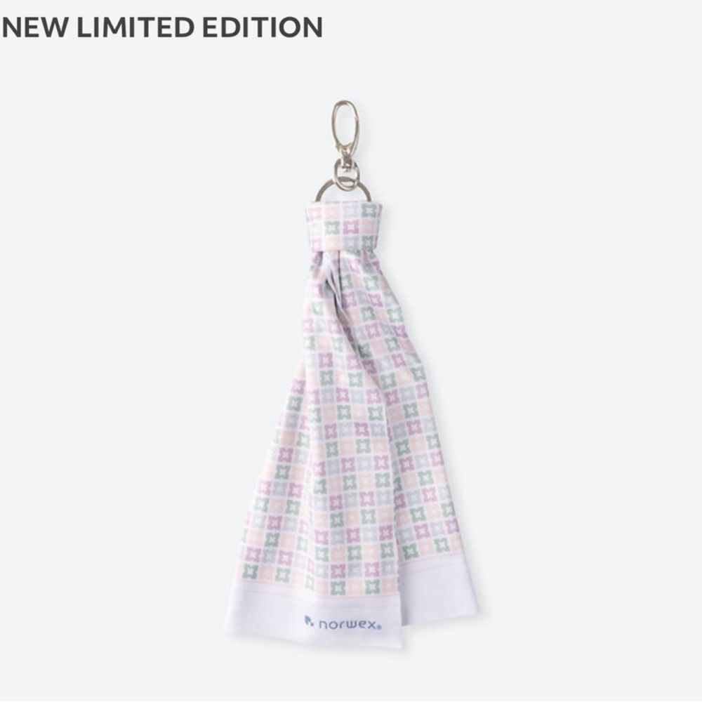 Norwex Optic Scarf Signature Floral Frost NWT